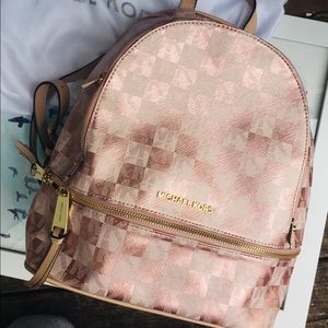 Micheal Kors Soft Pink Rose Gold Metallic Bag